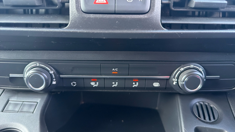 Peugeot Partner Long Diesel 850 1.5 BlueHDi 100 Professional Premium Crew Van